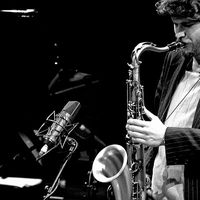 Robert Menzel的照片