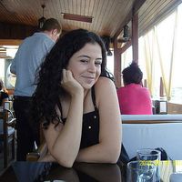 Nihal Yenmiş's Photo
