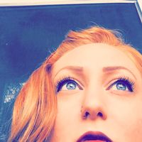 Justine Jones的照片