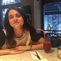 Banu Zoroglu的照片