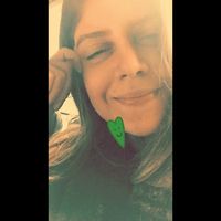 Oyku Uzuncarsili的照片