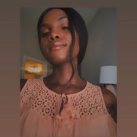 Lucy  Mhlanga的照片