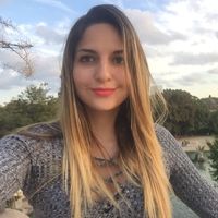 Mariana Calix's Photo