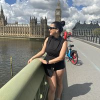 Sena Şimşir的照片