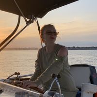 Karina Kavaleuskaya的照片