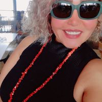 حلا النعيمى's Photo