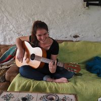 Justine  Vandenberg的照片