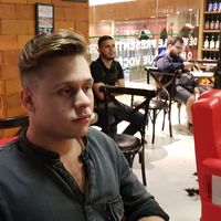 Giuliano Malhano的照片