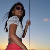 Angela-Christine Bajet的照片