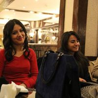 Tugba Hilaloglu的照片