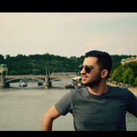 Sam Diyanati的照片