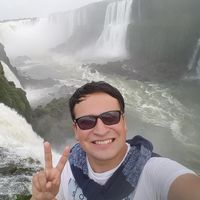 Raymundo Esquer的照片