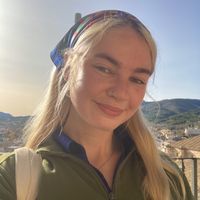 Emilia Hope的照片