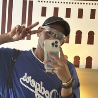 anthony young的照片