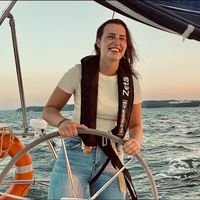 Caroline James's Photo