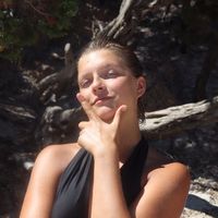 Théa Desmaris的照片