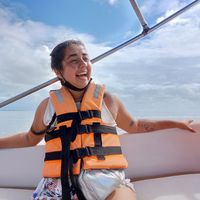 Alicia Alvarado的照片