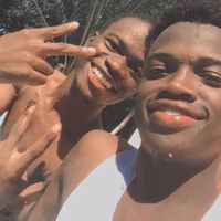 Avornyo Bright的照片