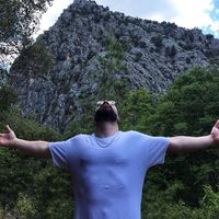 Vahdet Uysal's Photo