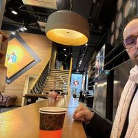 Benjamin+Mahbob Atiqi's Photo