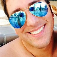 Caleb Squires的照片