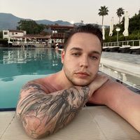 Piotr Kuzaj的照片