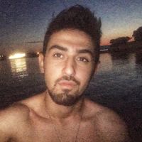 Ahmet Kirişci的照片