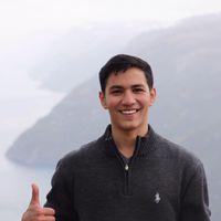 Carlos Poveda的照片