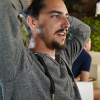 Charles Gonzalez的照片