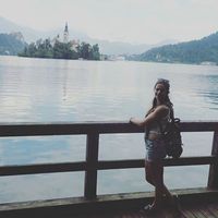 Netti Várallyay的照片