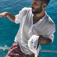 Can Özçöllü的照片