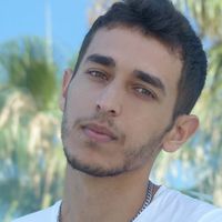 Usem Mostefi的照片