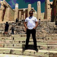 Cem Karatepe的照片