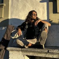 Rishabh 👽的照片