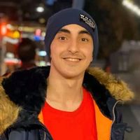 Amir Azizafshari的照片