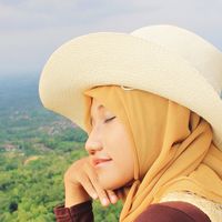 Le foto di Dini Luthfiani