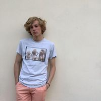 Peter Gulyy的照片