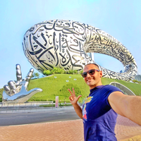 Víctor Saldaña's Photo