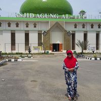 Elfi Moralita's Photo