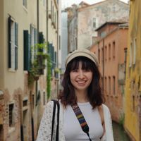 Begaiym Aki的照片