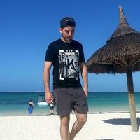 Adrien De Sousa的照片