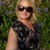 Narelle Lewis的照片