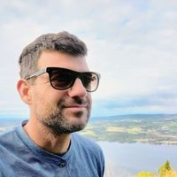 Nikolay Tenev的照片