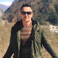 Esat Gündüz的照片