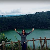 YESENIA ALVARADO的照片