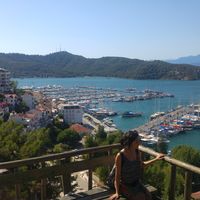 Alara Lidya Erkose的照片