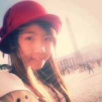 Juliette He的照片