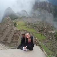 Tara and Darius Mayhew的照片