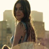 Angela Lindquist的照片