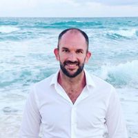 Federico  Rey的照片